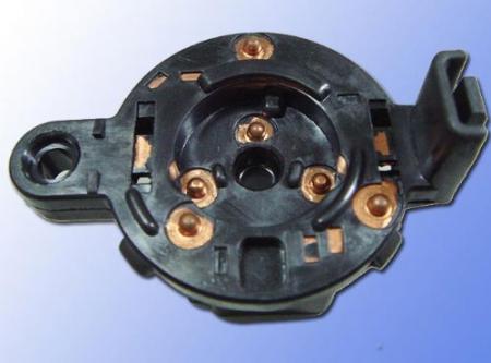 埋入射出(電子零件)