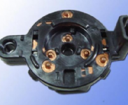 埋入射出(電子零件)